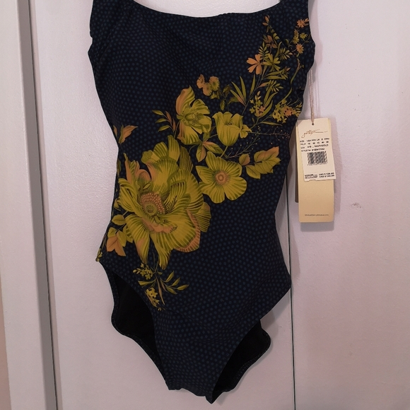 Swim suit - Picture 1 of 1